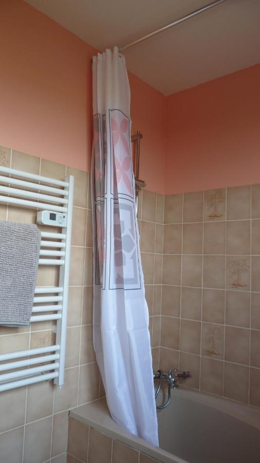 Maison De Vacances Pour 6 Personnes Avec Piscine Lainsecq Екстер'єр фото