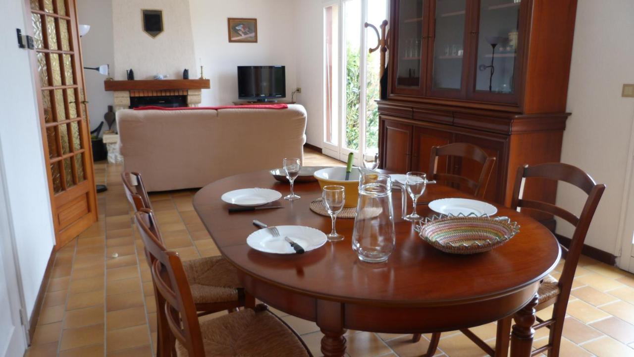Maison De Vacances Pour 6 Personnes Avec Piscine Lainsecq Екстер'єр фото